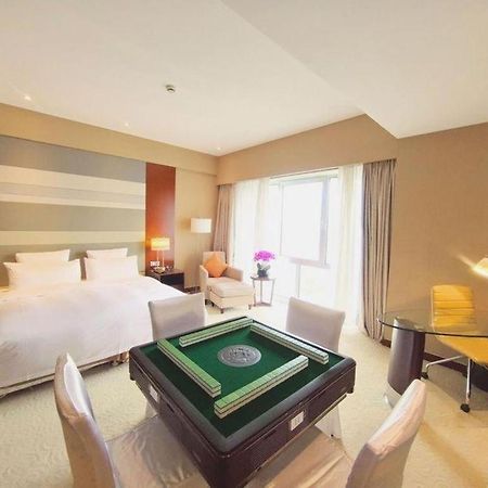 The Qube Shanghai Nanqiao Экстерьер фото