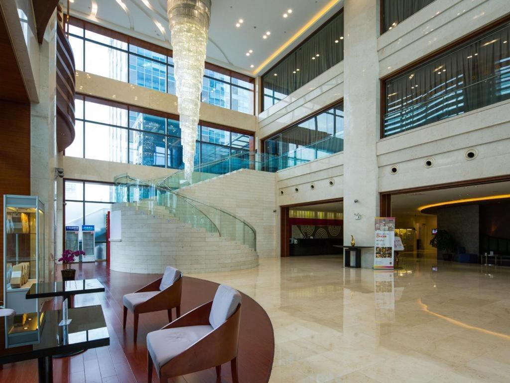 The Qube Shanghai Nanqiao Экстерьер фото
