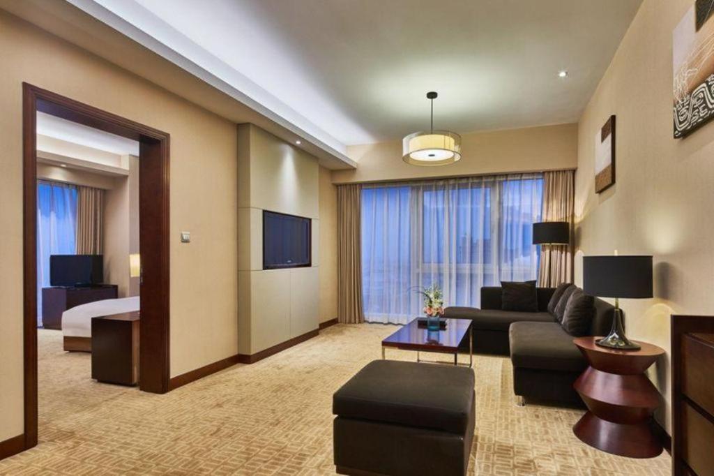 The Qube Shanghai Nanqiao Экстерьер фото