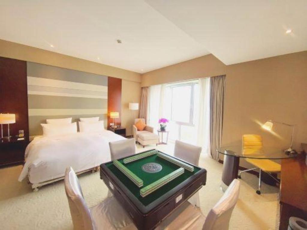 The Qube Shanghai Nanqiao Экстерьер фото