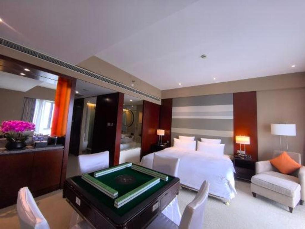 The Qube Shanghai Nanqiao Экстерьер фото