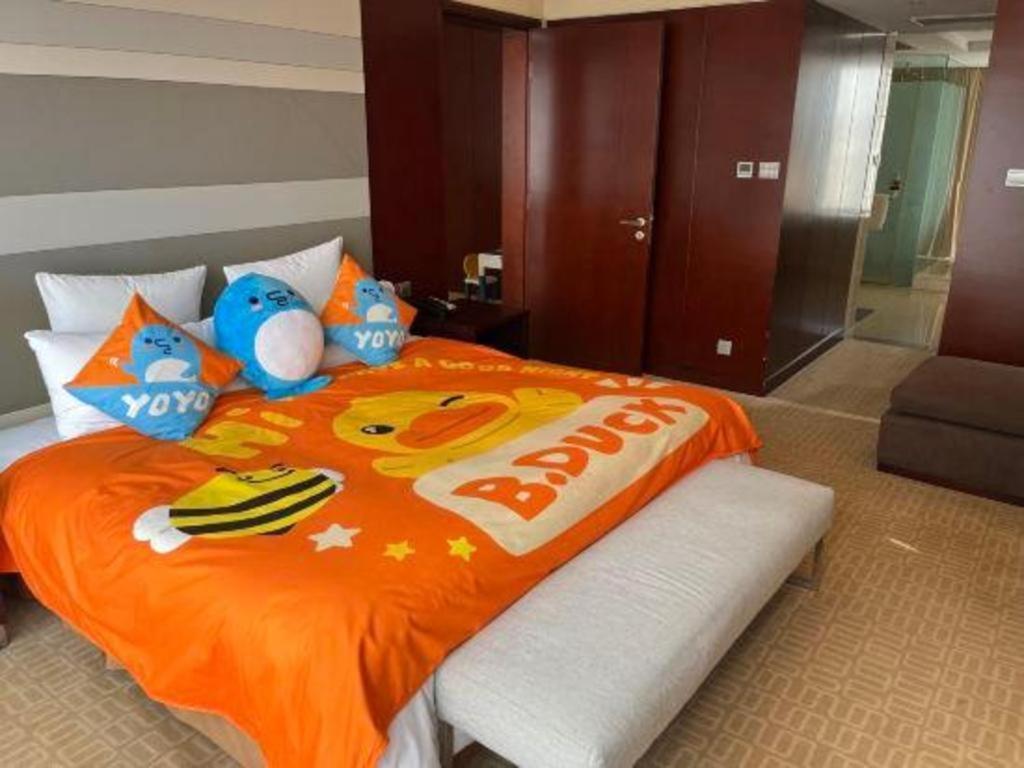 The Qube Shanghai Nanqiao Экстерьер фото