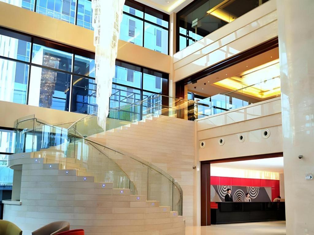 The Qube Shanghai Nanqiao Экстерьер фото