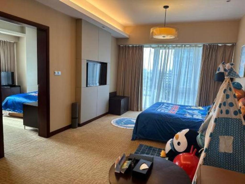 The Qube Shanghai Nanqiao Экстерьер фото