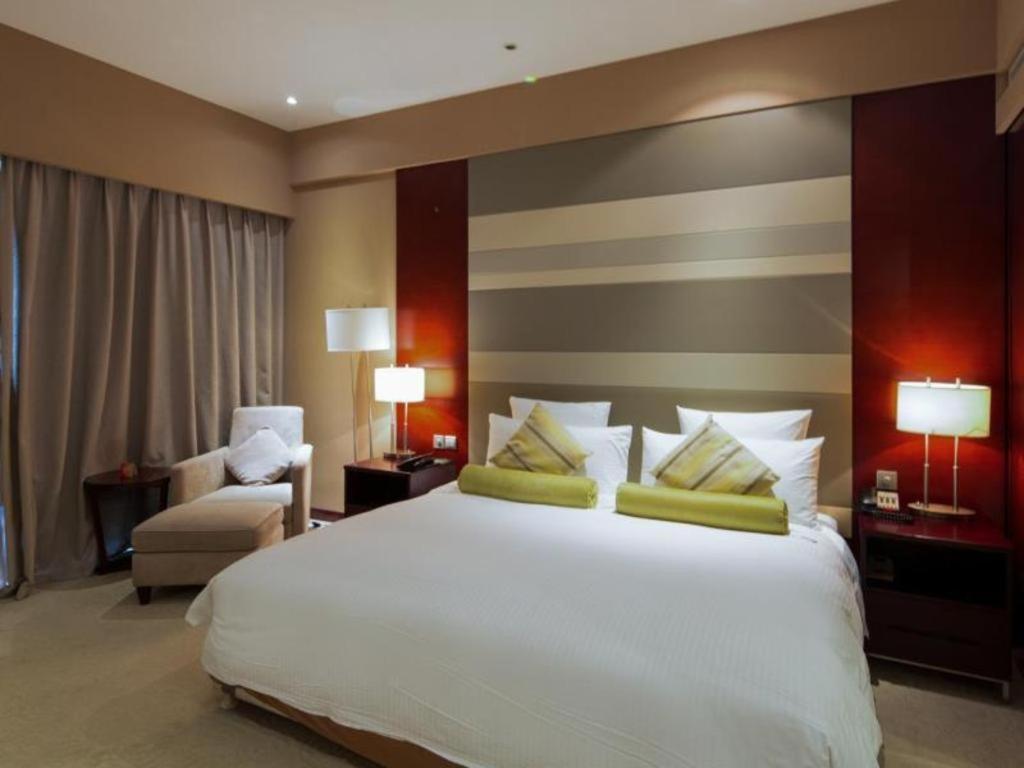 The Qube Shanghai Nanqiao Экстерьер фото